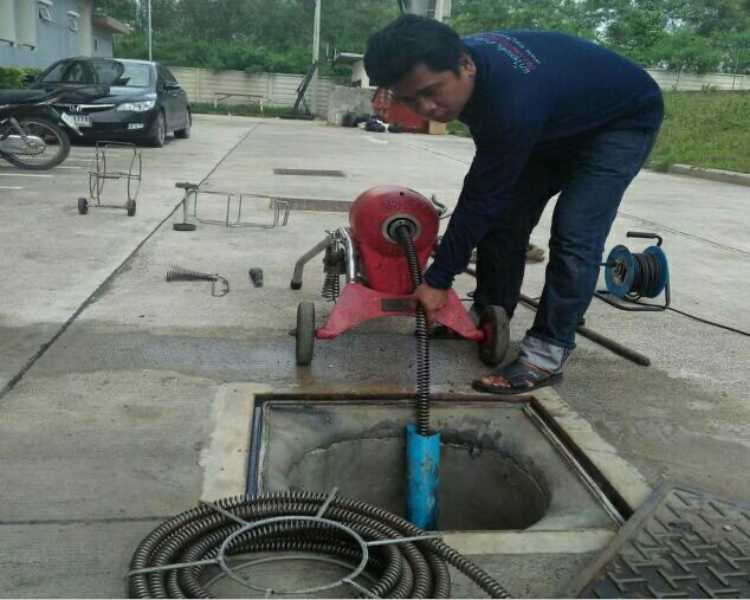 18 - https://งูเหล็กอีสานเซอร์วิส.com | บริการแก้ไขท่อตัน งูเหล็กอีสาน สกลนคร นครพนม กาฬสินธุ์ แก้ไขท่อตัน ส้วมตัน ไม่ต้องทุบ ไม่ต้องรื้อ ประหยัดค่าใช้จ่าย รับเหมาต่อเติม รับวางระบบท่อทุกชนิด เรียกใช้ ช่างต๋อง งูเหล็กบริการ