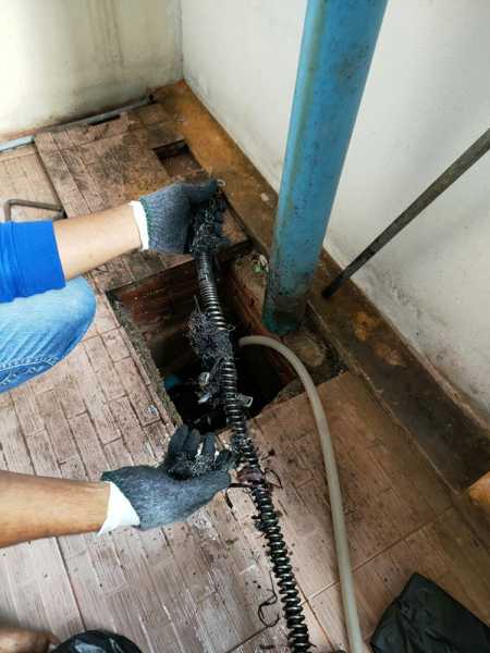 21 - https://งูเหล็กอีสานเซอร์วิส.com | บริการแก้ไขท่อตัน งูเหล็กอีสาน สกลนคร นครพนม กาฬสินธุ์ แก้ไขท่อตัน ส้วมตัน ไม่ต้องทุบ ไม่ต้องรื้อ ประหยัดค่าใช้จ่าย รับเหมาต่อเติม รับวางระบบท่อทุกชนิด เรียกใช้ ช่างต๋อง งูเหล็กบริการ